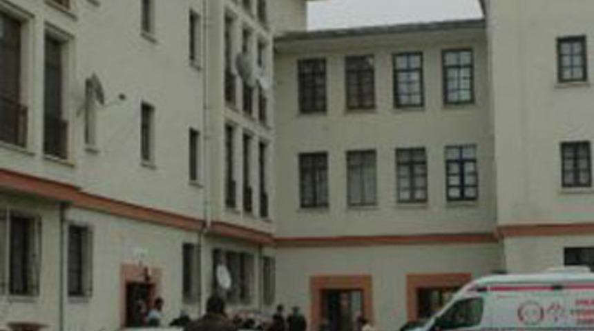 Hakimin lojmandaki sır &ouml;l&uuml;m&uuml;