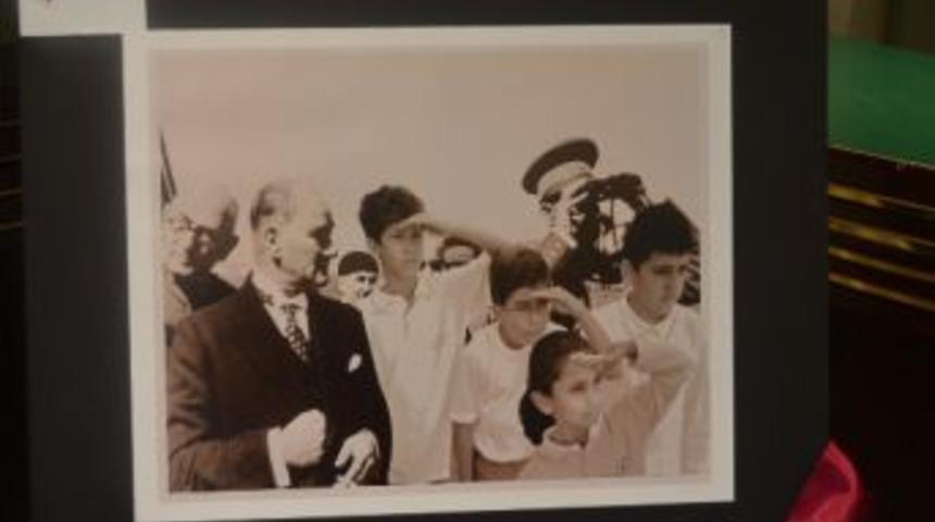 İzmir Ticaret Odası Başkanı Ekrem Demirtaş, İş Kadınları Konseyi'nde Atat&uuml;rk&rsquo;&uuml; Andı