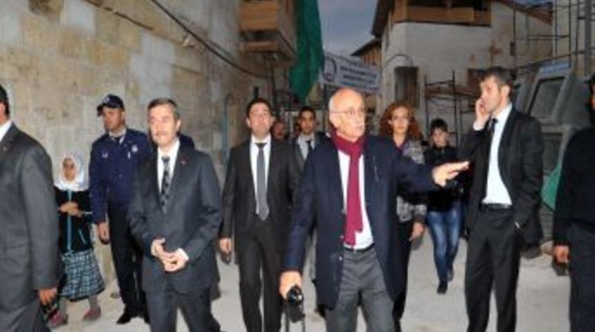 &Ccedil;EK&Uuml;L Başkanı S&ouml;zen&rsquo;den Restorasyon &Ccedil;alışmalarına &Ouml;vg&uuml;