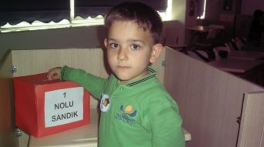 Bu Okulda &Ouml;ğrenciler 'bakanlık' Sistemi Ile Bilin&ccedil;leniyor