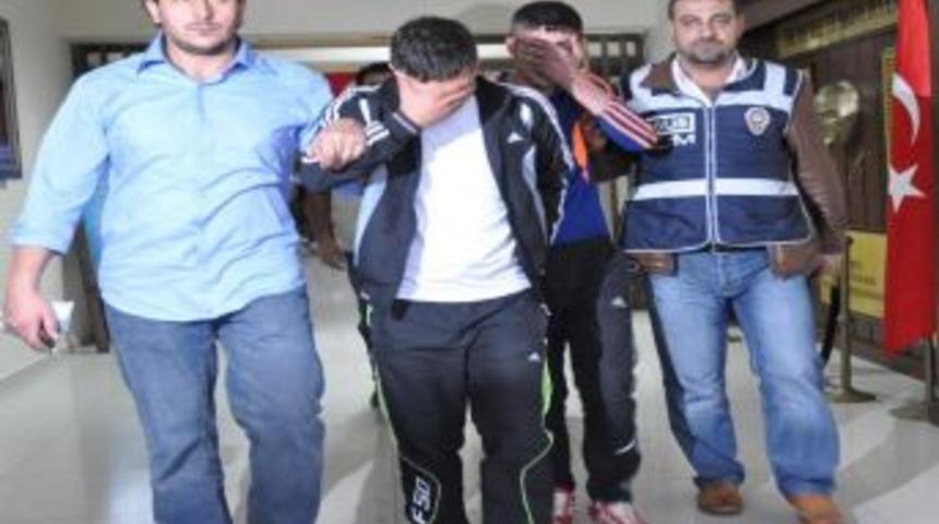 Tır'dan Mazot &Ccedil;alan 3 Kişi Tutuklandı