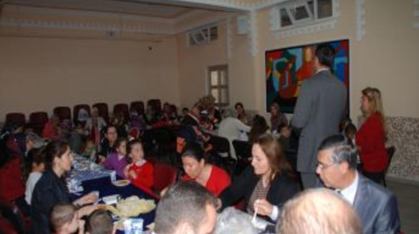 Minikler, Yaptıkları Turşuları Velilerin Beğenisine Sundu