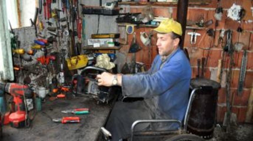 Belden Aşağısı Fel&ccedil; Olan H&uuml;seyin Usta, Hızarcılıkla Ge&ccedil;imini Sağlıyor