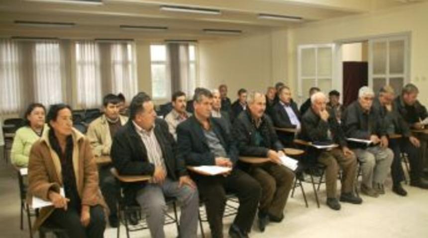 G&uuml;lnar'da Muhtarlar Eğitim Seminerine Katıldı