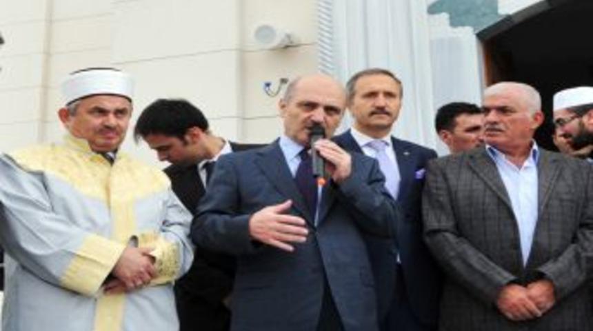 Bakan Bayraktar İstanbul&rsquo;da Hz. Osman Camii&rsquo;nin A&ccedil;ılışını Yaptı