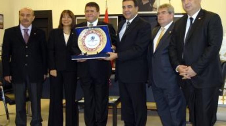 CHP Genel Başkan Yardımcısı Toprak: T&uuml;rk Sanayicisinin Menfaatineyse Katkı Veririz