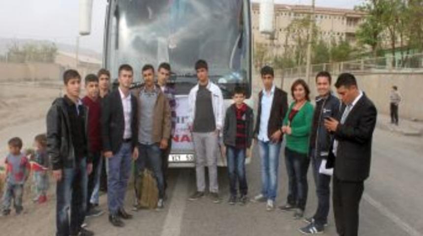 Şırnaklı &Ouml;ğrenciler &Ccedil;anakkale'de Dedelerinin Mezarlarını Ziyaret Edecek