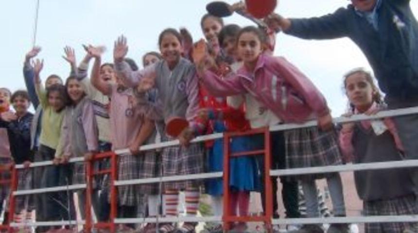 Muş'ta Sportif Başarılarıyla &Ouml;ne &Ccedil;ıkan &Ouml;ğrenciler, Spor Salonu Istedi