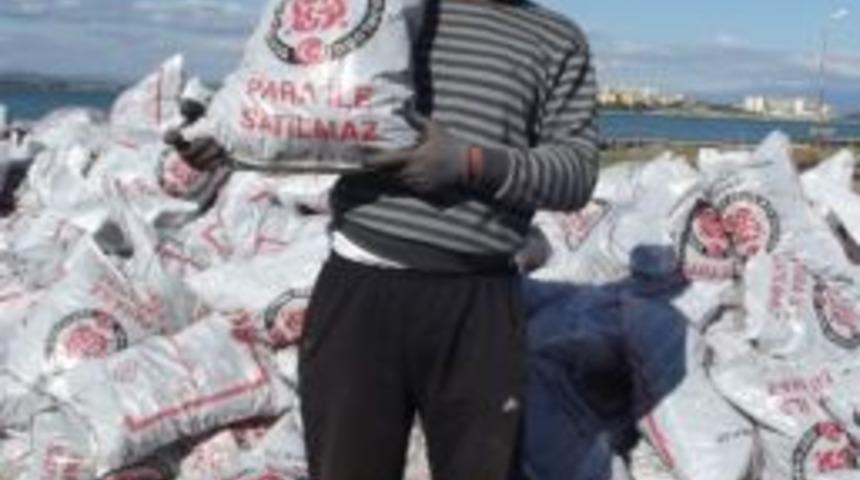 Ayvalık&rsquo;ta Yoksulu Sydv K&ouml;m&uuml;rleri Isıtacak