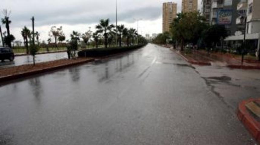 &Ouml;zcan&rsquo;dan Yağışların Su Baskınına Yol A&ccedil;madığı İddiası