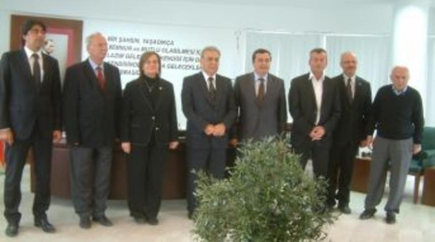 İzmir B&uuml;y&uuml;kşehir Belediye Başkanı Kocaoğlu Burhaniye&rsquo;yi Ziyaret Etti