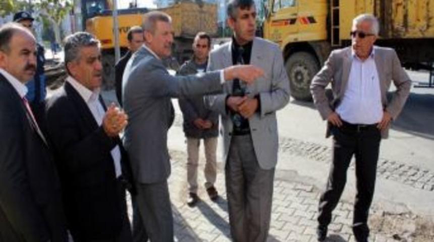 Edremit Belediyesi&rsquo;nin Fen İşleri Durmadan &Ccedil;alışıyor