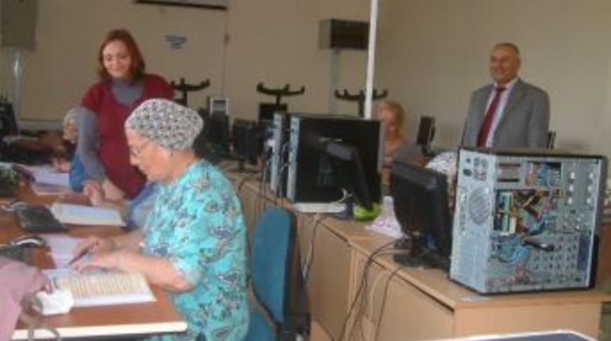 Burhaniye&rsquo;de Okuma Yazma Kursu