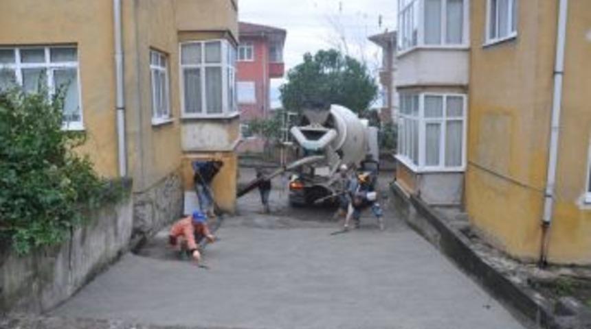 Alaplı Belediyesi ara sokakları betonluyor