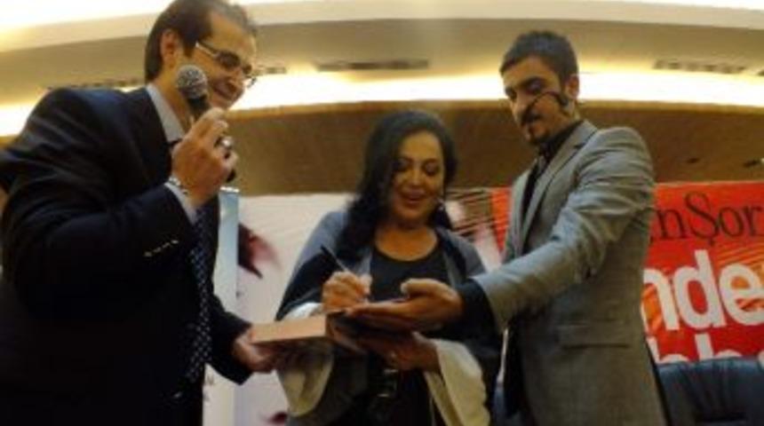 T&uuml;rkan Şoray Malatya&rsquo;da Hayranlarıyla Buluştu