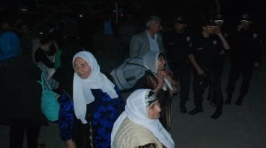 Ceylanpınar&rsquo;a Gelen Suriyeliler &Ccedil;atışma Sonlanınca Geri D&ouml;nd&uuml;ler