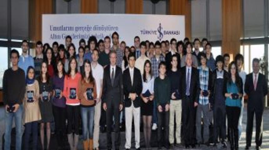İş Bankası'ndan &Uuml;niversite Sınavında Derece Yapan &Ouml;ğrencilere &Ouml;d&uuml;l