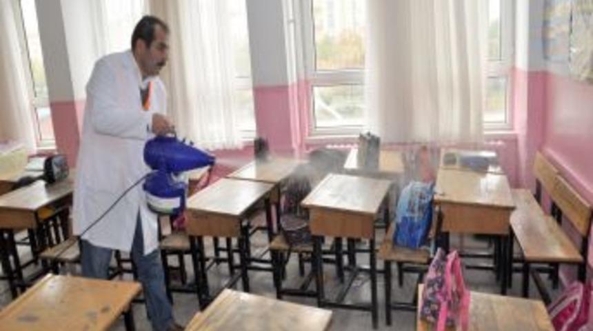 Akyurt'taki Okullar Ila&ccedil;lanıyor