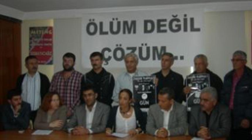 A&ccedil;lık grevlerine, &ouml;l&uuml;m değil &ccedil;&ouml;z&uuml;m olmalı