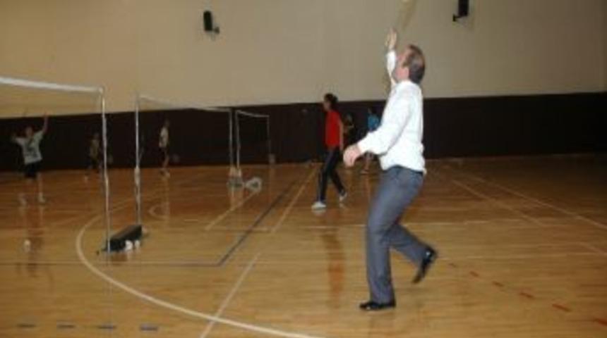 Yıldız Badminton Milli Takımına Protokolden Oyunlu Destek