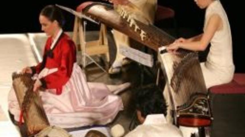 İzmirli Sanatseverler Asya M&uuml;ziği İle Buluşuyor