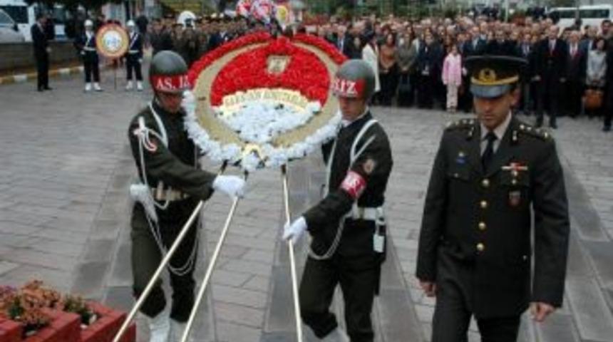 Boz&uuml;y&uuml;k&rsquo;te 10 Kasım T&ouml;renleri