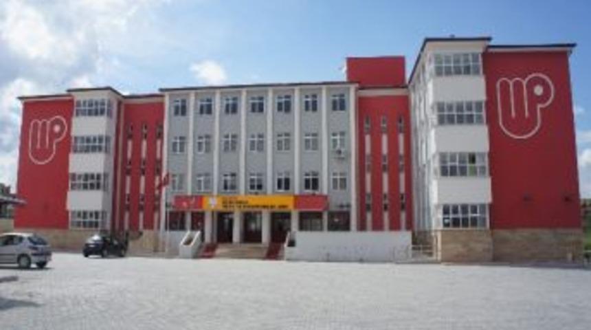 Teknik Lise, Hayırseverlerin Deseğini Bekiyor