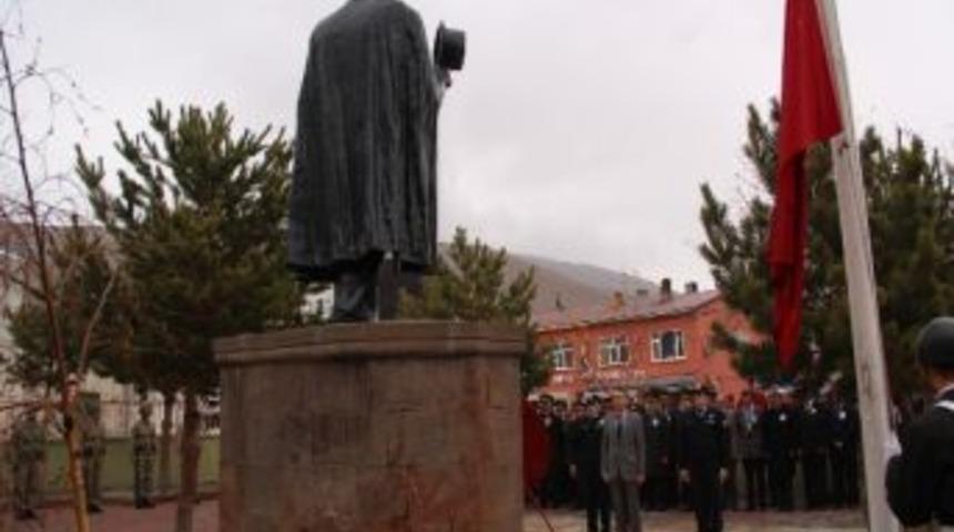 Mustafa Kemal Atat&uuml;rk 74. &Ouml;l&uuml;m Yıld&ouml;n&uuml;m&uuml;nde &Ccedil;ıldır'da Anıldı