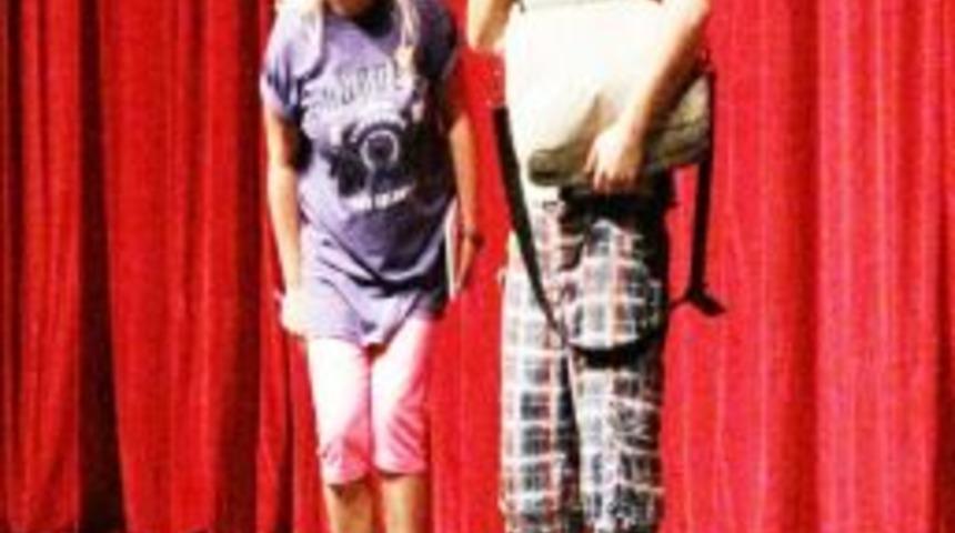 Bilgievi &Ouml;ğrencileri, "sihirli Sandık"ı İzledi