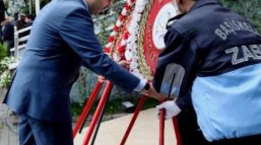 Başiskele'de Bayraklar Yarıya İndi