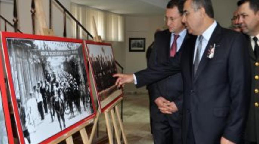 10 Kasım Atat&uuml;rk'&uuml; Anma T&ouml;renleri Sağanak Yağmur Altında Yapıldı