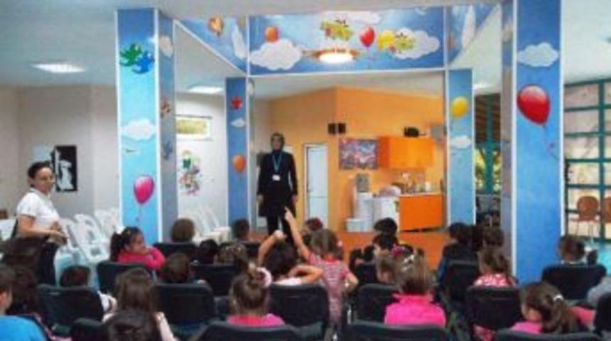 Miniklere Hakları Anlatıldı