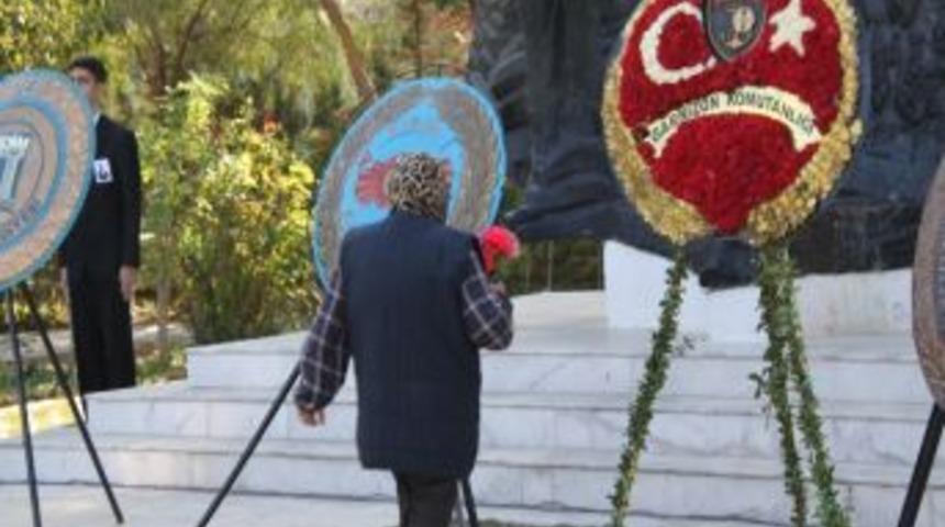 80 Yaşındaki Teyze Atasını Unutmadı