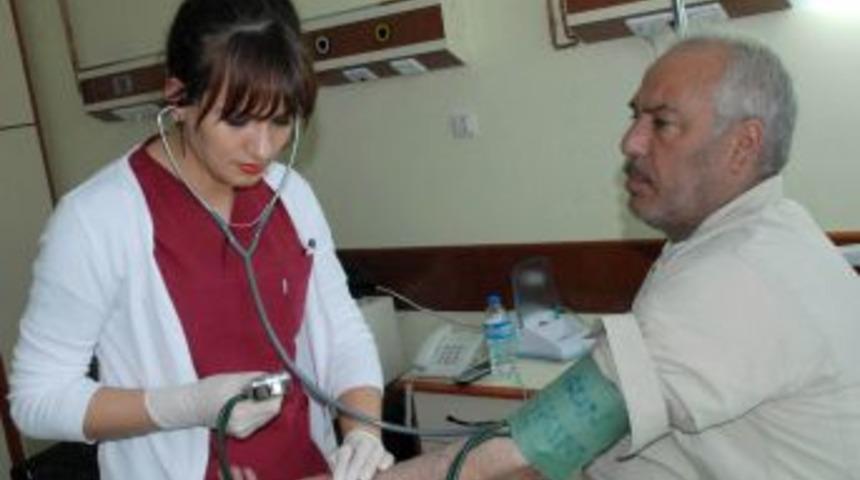 Esed, Halkın Yiyecek Bulduğu Yerleri Bombalıyor