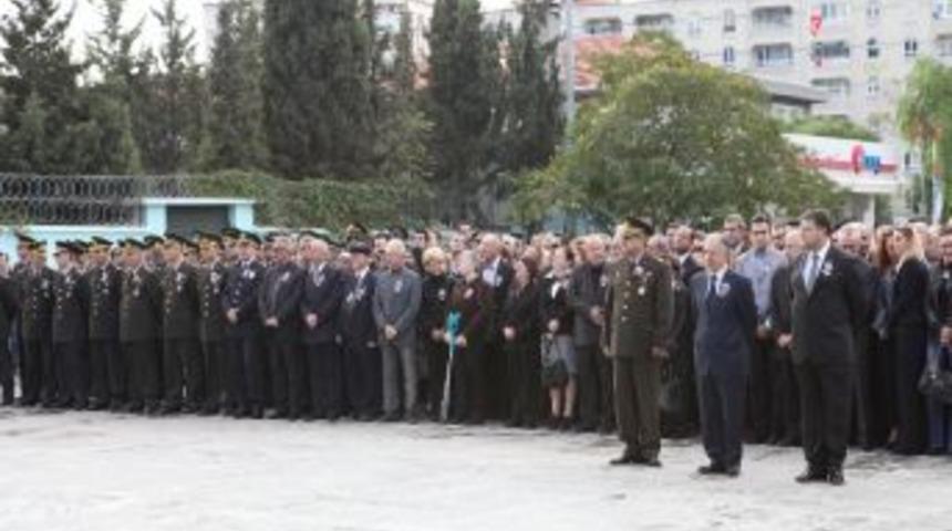 Bornova'da Atat&uuml;rk T&ouml;renle Anıldı