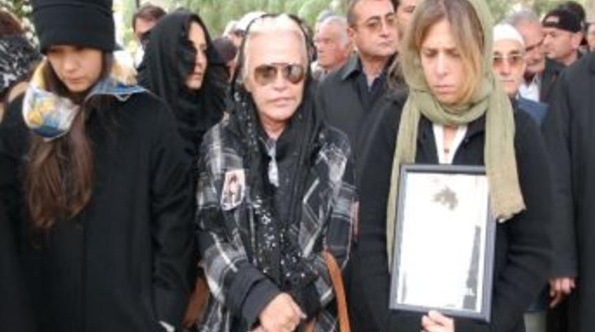 Yahya Demirel&rsquo;in Cenazesi Isparta&rsquo;da Toprağa Verildi