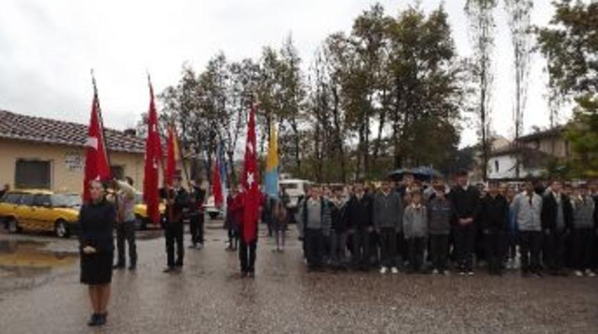 &Ouml;l&uuml;m&uuml;n&uuml;n 74. Yıl D&ouml;n&uuml;m&uuml;n De Atat&uuml;rk Anıldı