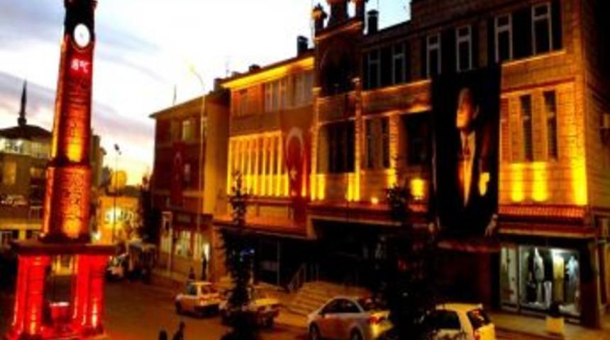 Bor Belediyesi Tarihi Mekanları Işıklandırıyor