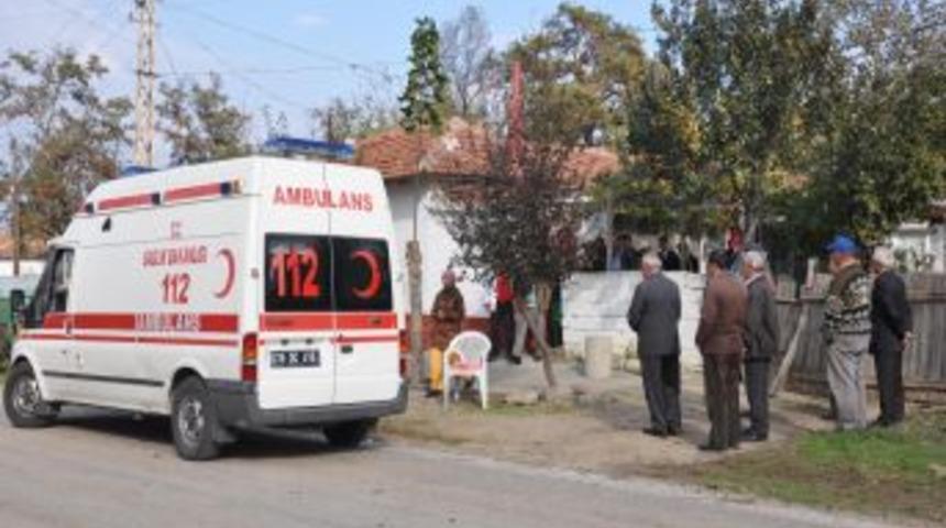 Şehit &Uuml;steğmen'in Annesine Acı Haber Ambulansta Verildi