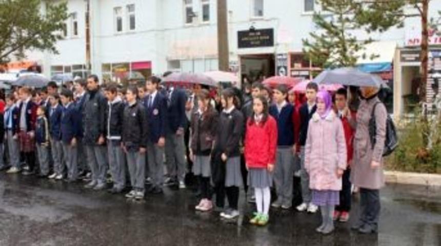 Atat&uuml;rk Saygıyla Anıldı