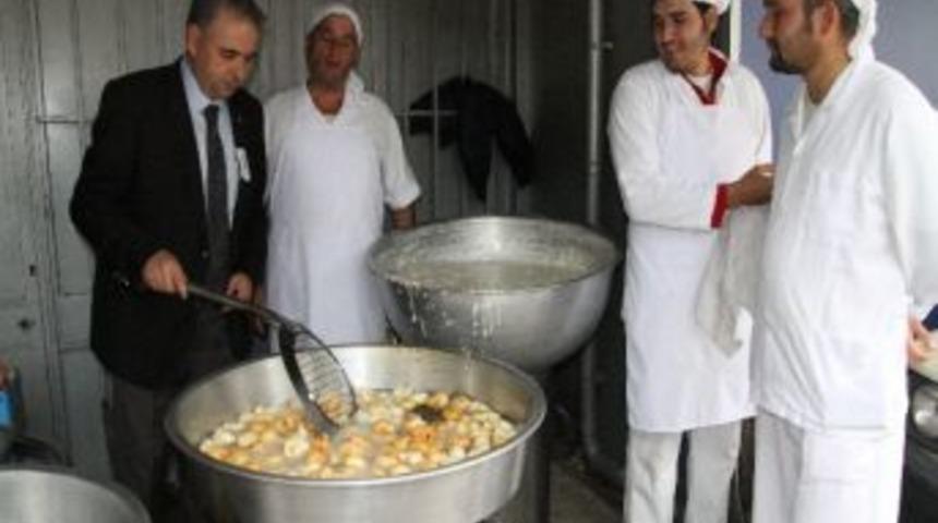 Chp Akhisar İl&ccedil;e Teşkilatı Atat&uuml;rk'&uuml;n Ruhuna Lokma D&ouml;kt&uuml;rd&uuml;