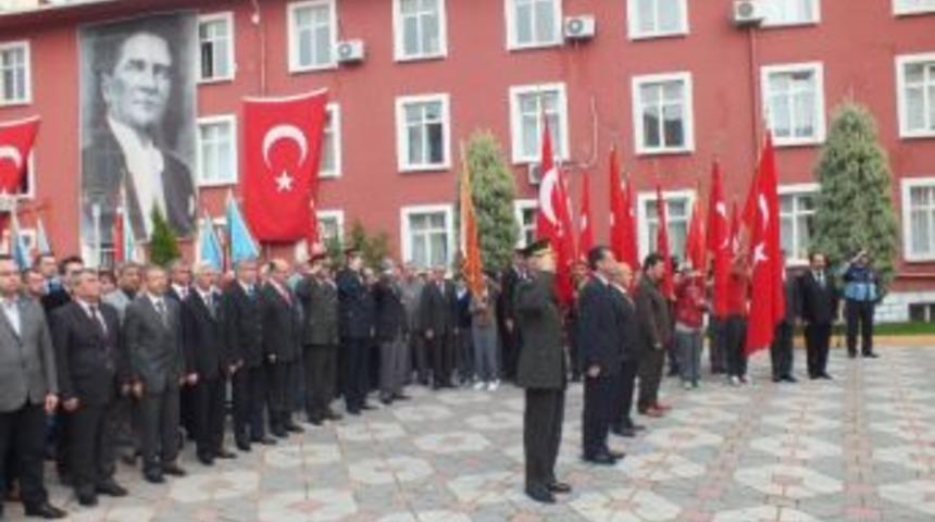 Gazi Mustafa Kemal Atat&uuml;rk, &Ouml;l&uuml;m&uuml;n&uuml;n 74 Nc&uuml; Yılında T&ouml;renlerle Anılıyor