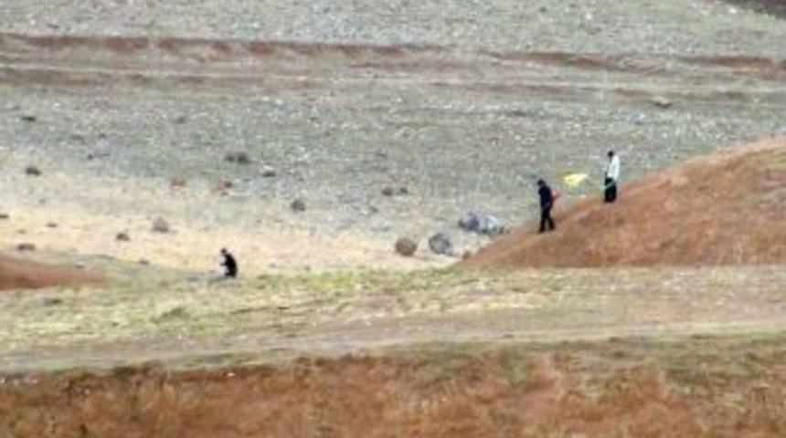 Cizre polisi, s&ouml;zde PKK bayrağını s&ouml;kt&uuml;