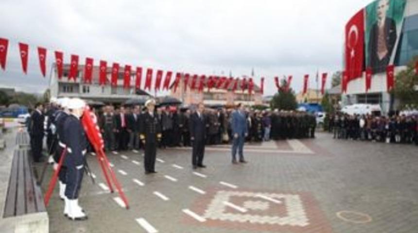 Başiskele&rsquo;de bayraklar yarıya indi