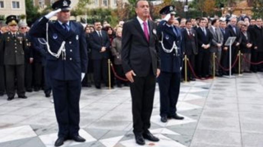 Atamızı Saygıyla Anıyoruz