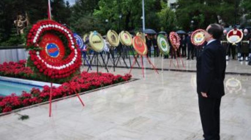 Atat&uuml;rk saygı ve &ouml;zlemle anıldı