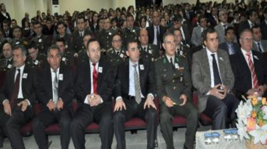 Atat&uuml;rk, &Ouml;l&uuml;m&uuml;n&uuml;n 74. Yıl D&ouml;n&uuml;m&uuml;nde Midyat&rsquo;ta T&ouml;renle Anıldı