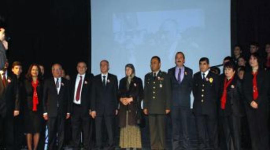 80 Yaşında Atat&uuml;rk I&ccedil;in Şiir Okumak Istedi