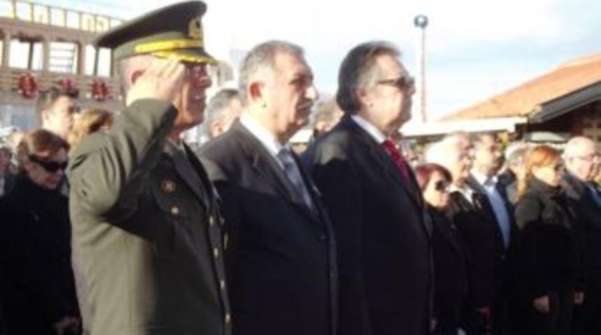 Ayvalık Atasına Koştu