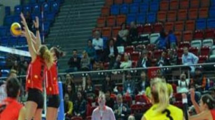 Vakıfbank: 3 - Bakırk&ouml;y Belediyesi Yeşilyurt: 0